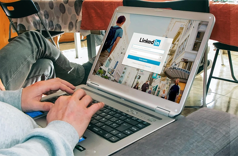 How to Upload Your Resume to LinkedIn [With Pictures!]